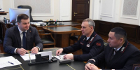 Губернатор Виталий Хоценко обсудил с начальником Западно-Сибирской железной дороги Александром Грицаем развитие сотрудничества - Газета К новым рубежам