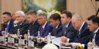 Виталий Хоценко рассказал о перспективах сотрудничества Омской области с Узбекистаном на встрече с Президентом Шавкатом Мирзиёевым и первым заместителем Председателя Правительства России Денисом Мантуровым - Газета К новым рубежам